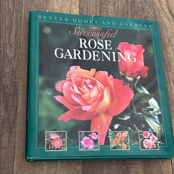 Better Homes and Gardens Successful Rose Gardening Book - Green Cover - Picture 1 of 2
